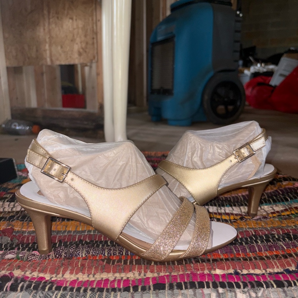 Naturalizer Tami Gold/Pearl Dress Sandals